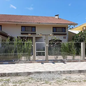 Quarto em Acomodações Particulares Casa Do Leo, Itapoa (Santa Catarina)